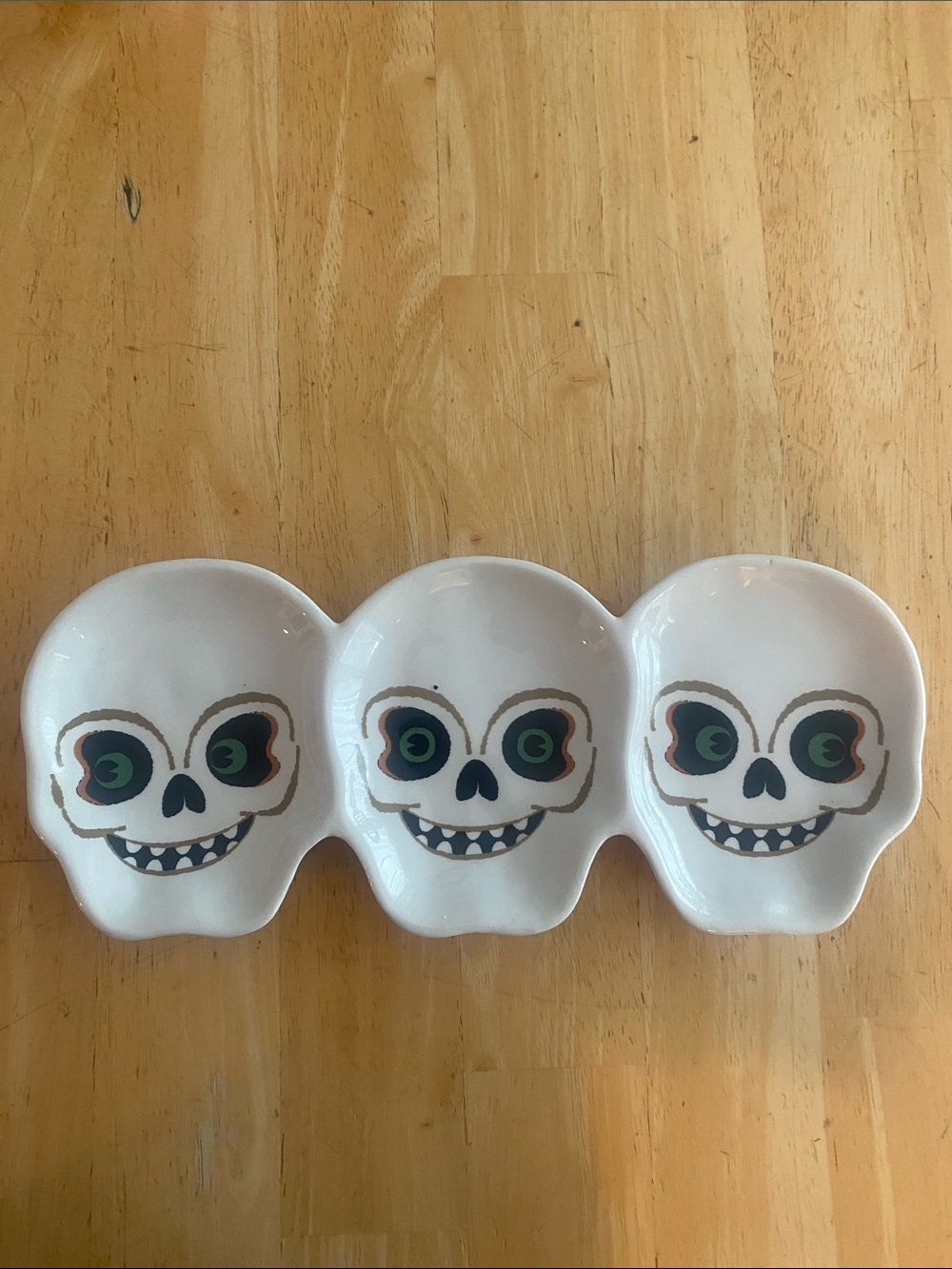 Triple Skull Ceramic Trinket Dish, serving dish halloween decor NWT